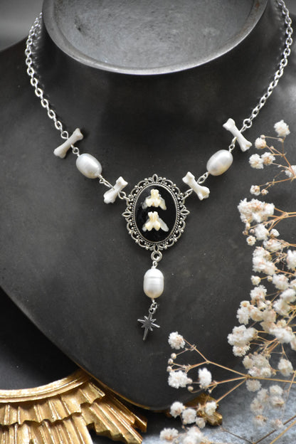 Arcane frame necklace