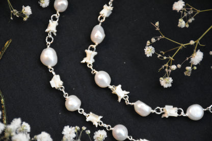 Pearly gate snake necklace (white)