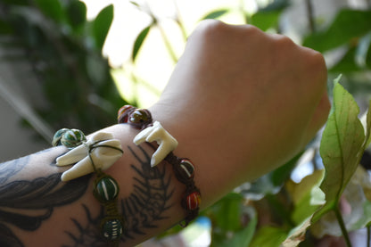 makrame tooth bracelet