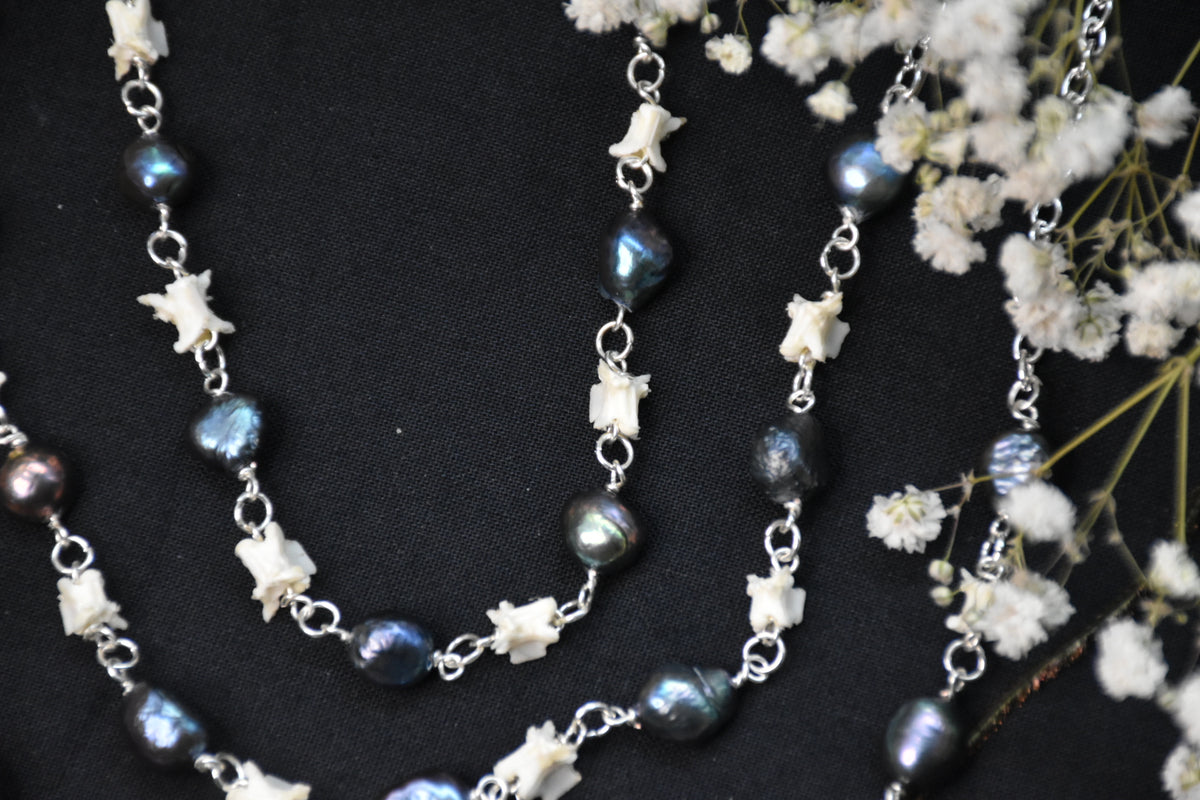 Pearly gates snake necklace (blue)