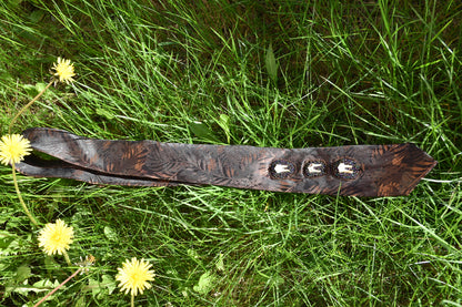 Brown tooth tie