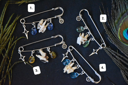 Toothy whimsical safety pin