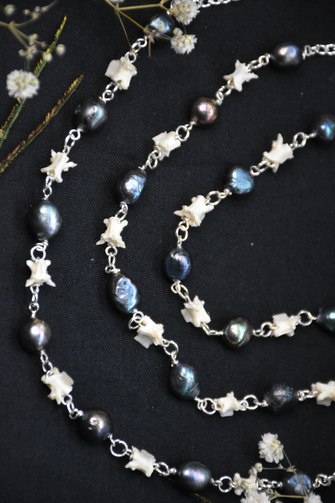 Pearly gates snake necklace (blue)