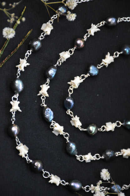Pearly gates snake necklace (blue)