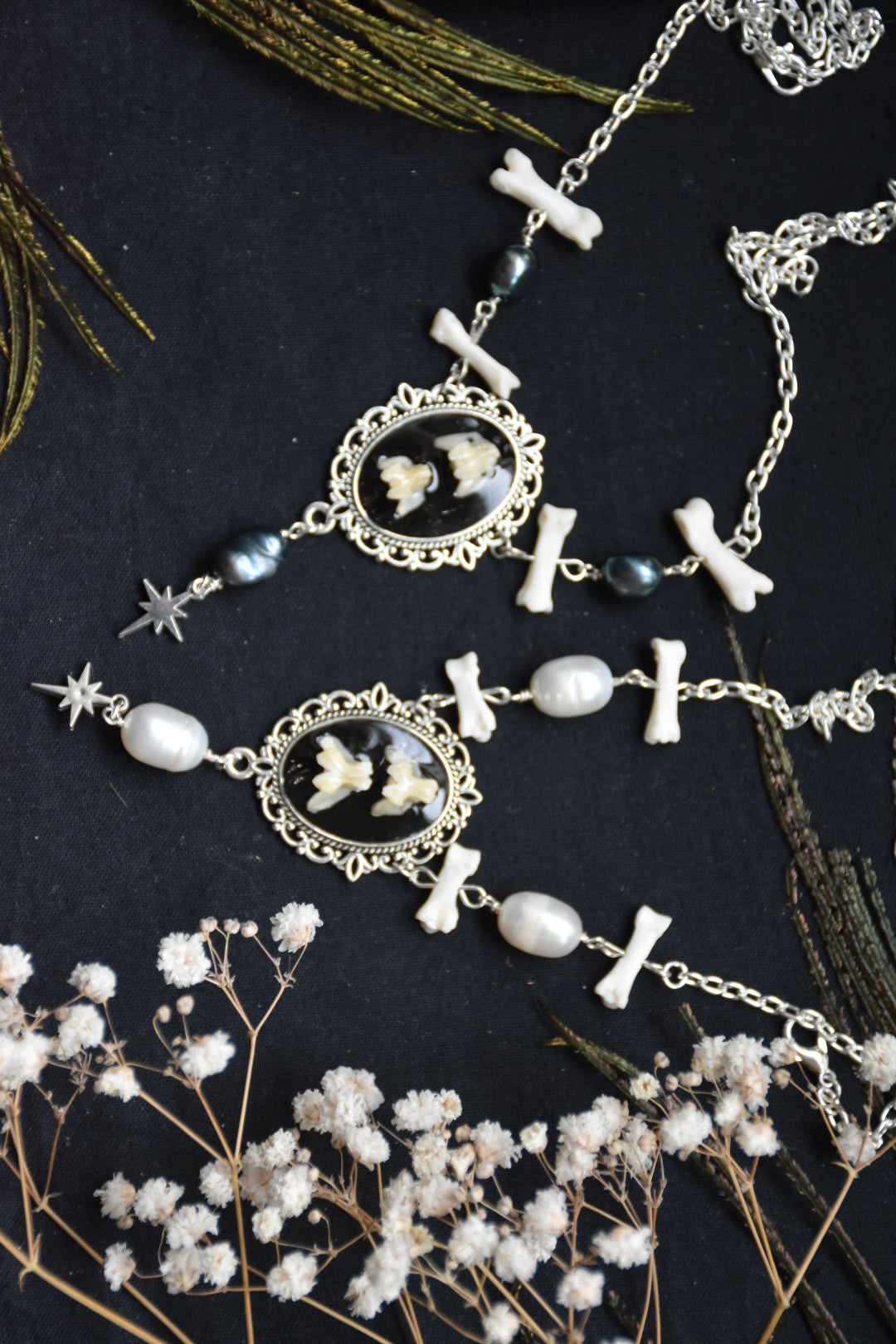 Arcane frame necklace