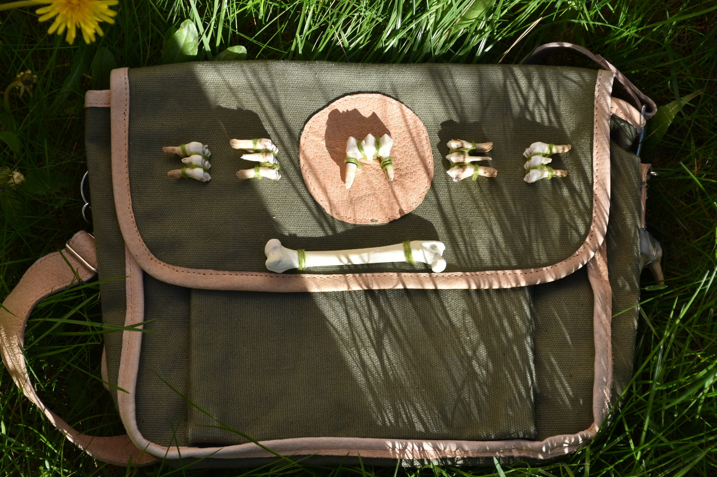 Green tooth bag