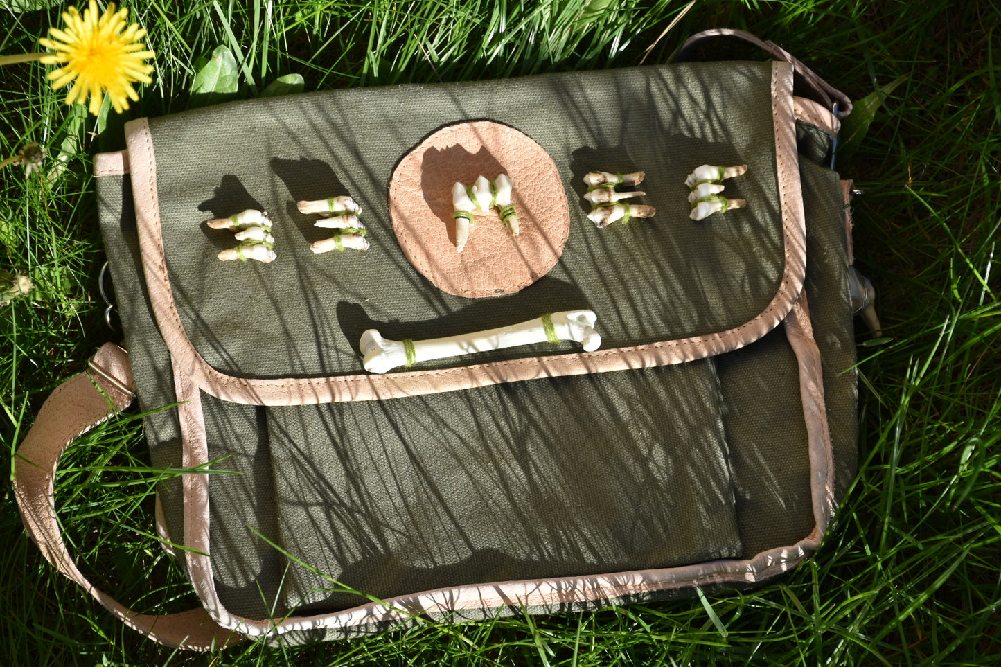 Green tooth bag