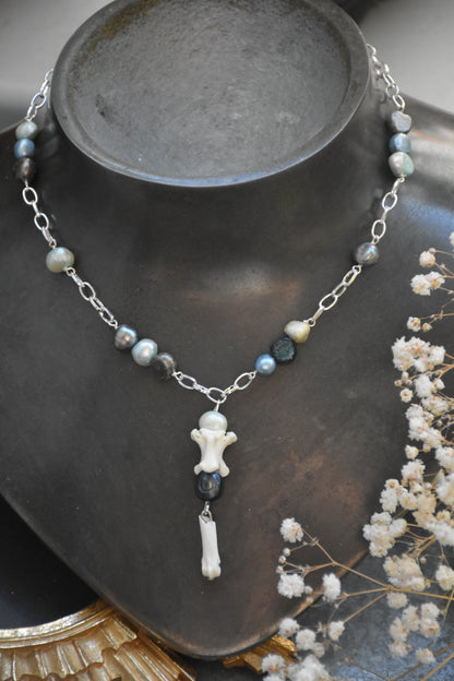 pearl blend necklace